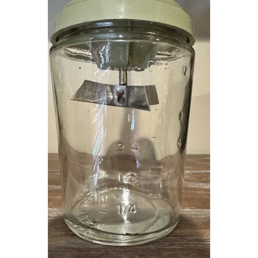 ACME Press & Chop Glass USA Avocado Green‎ Food Nut Chopper 12 oz Vintage Retro